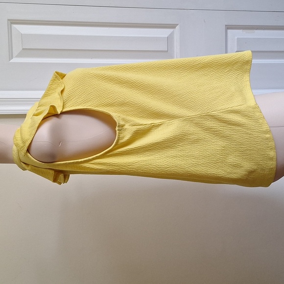 3/$20 Melissa Paige Sunlit Ruffle Blouse Size Large - Picture 2 of 7